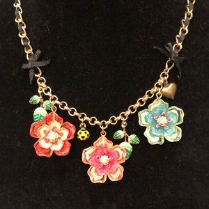 Betsey Johnson flower necklace